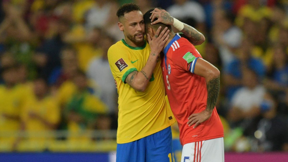 Chile cayó ante Brasil y se aferra a un milagro para llegar al