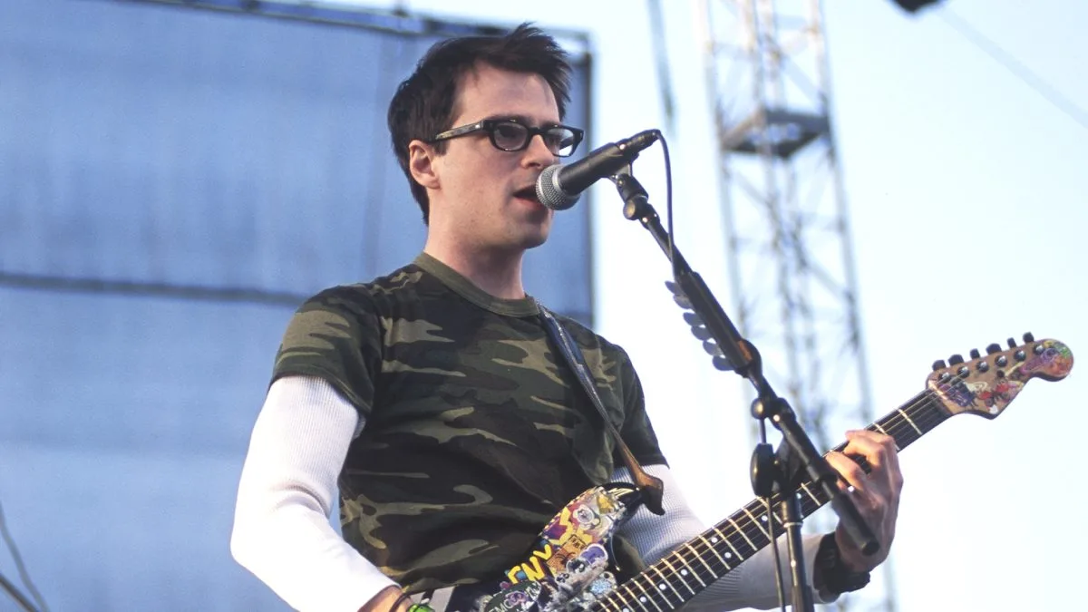 Weezer comparte demos originales de su álbum debut a 30 años de su