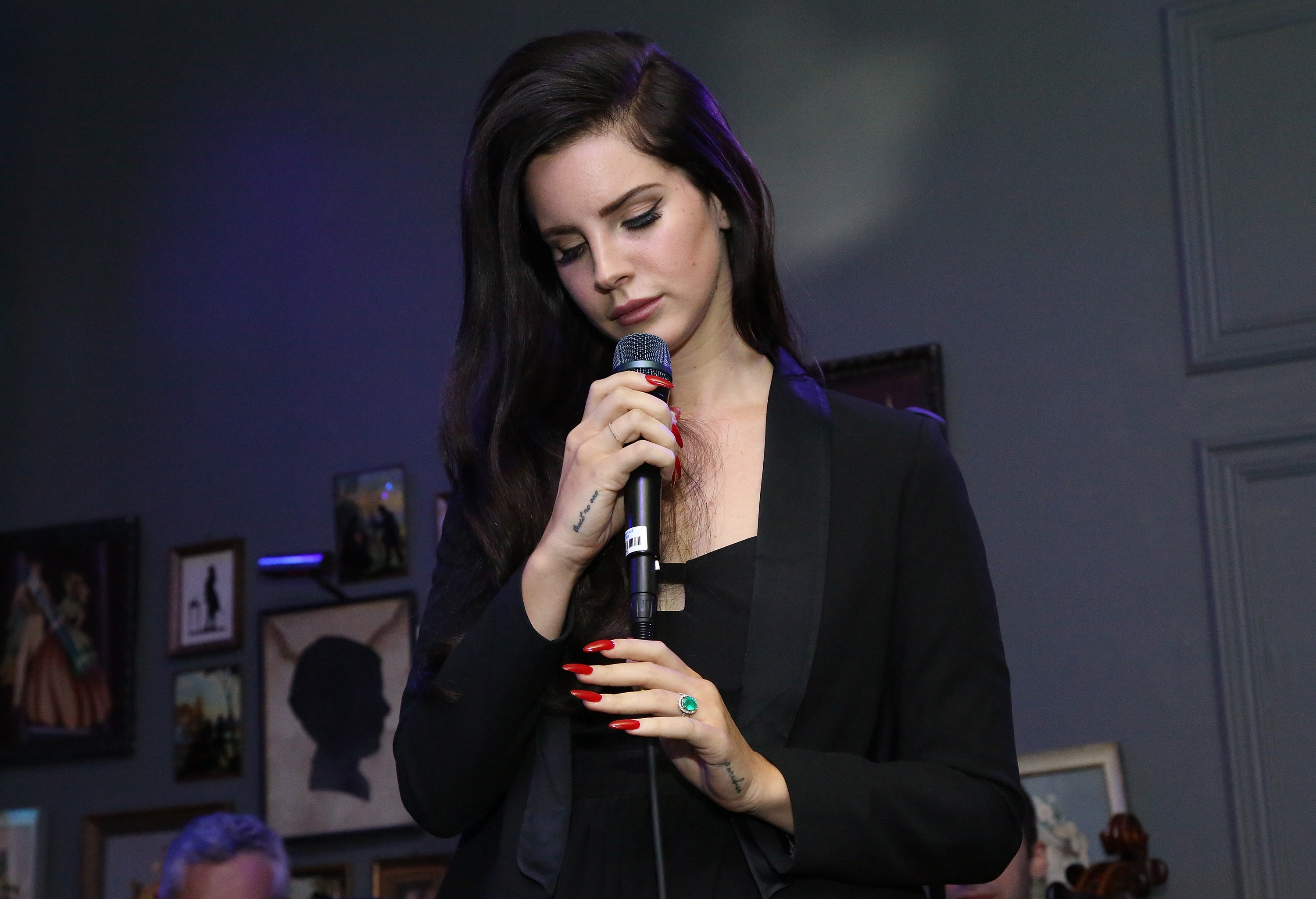 Lana del Rey se bajó de festival en Israel — Radio Concierto Chile