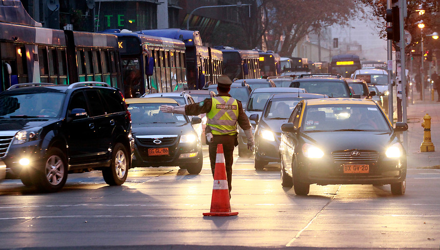 Restricción Vehicular Hoy Martes 20 De Junio Estos Autos No Pueden Circular En Santiago 9949