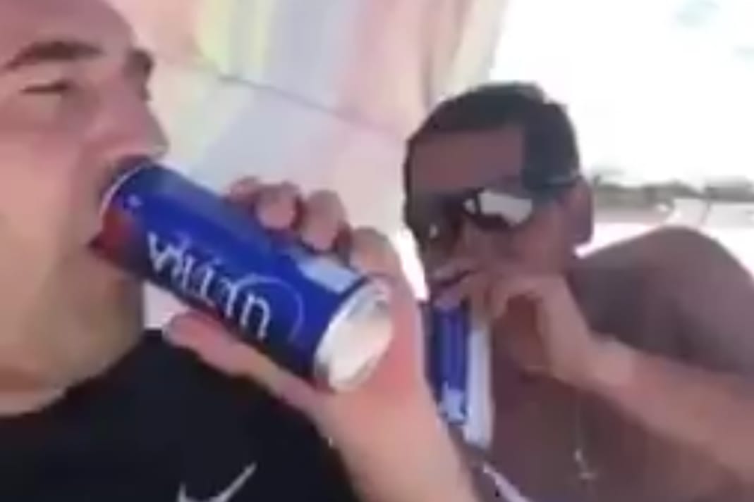 No vuelvo ni cagando”: Filtran video de alcalde de Linares tomando cerveza  en la playa — Radio Concierto Chile