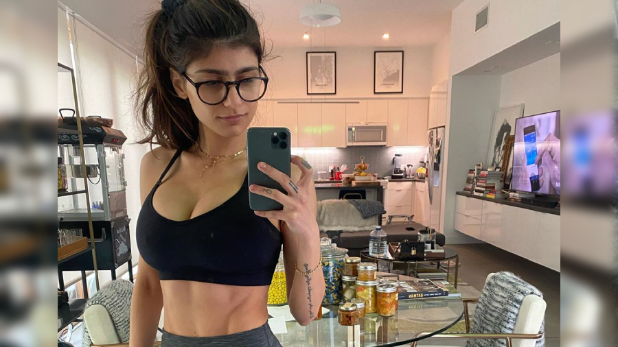 Mia Khalifa petición web