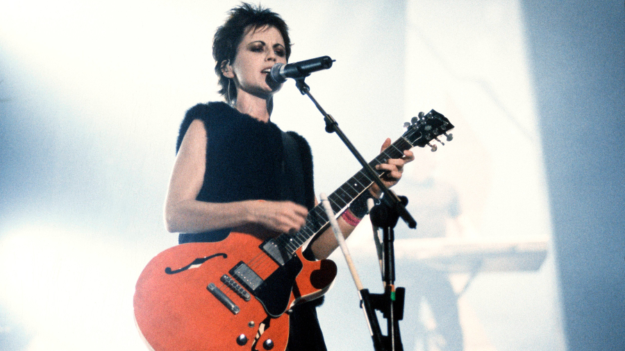 Cranberries Dolores O Riordan GettyImages-85005764 web