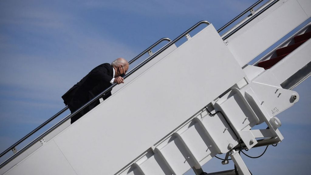 COMBO US POLITICS BIDEN DEPARTURE