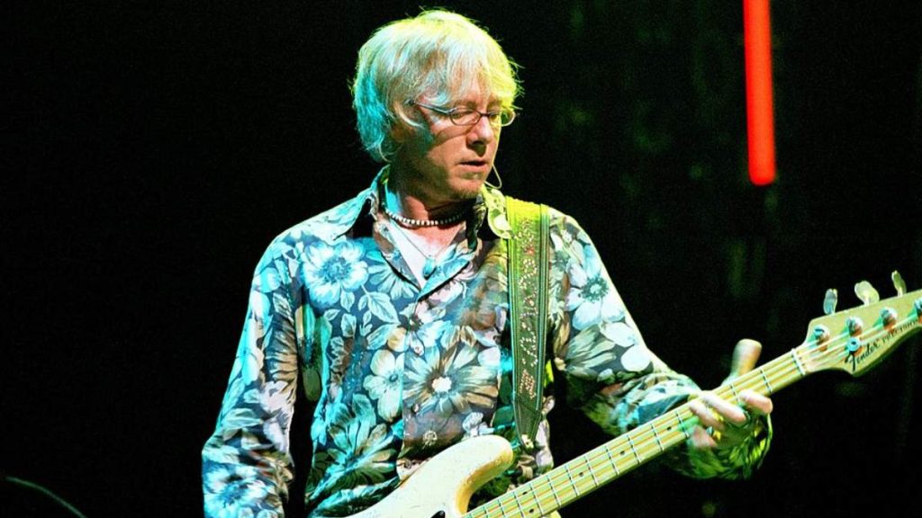 Mike Mills 63 años cumple el exbajista de R.E.M. — Radio Concierto Chile