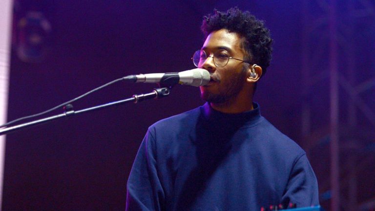 Toro Y Moi