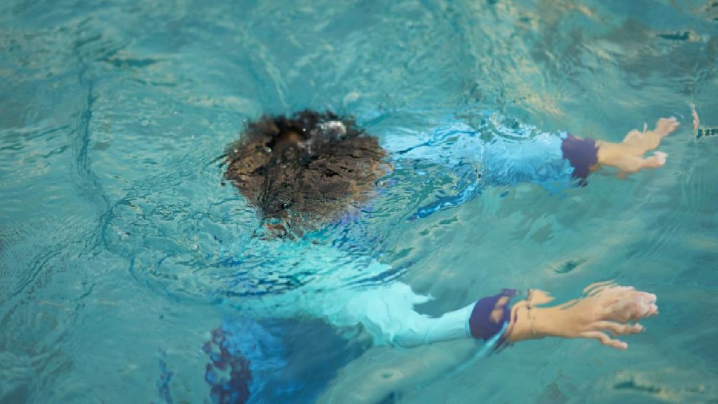 Niño Casi Se Ahoga En Piscina