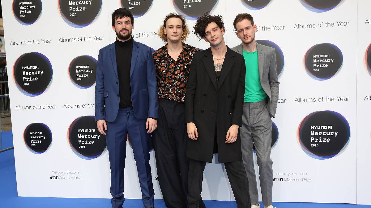 The 1975 revela el título y las canciones de su quinto álbum 'Being Funny  In A Foreign Language' — Radio Concierto Chile