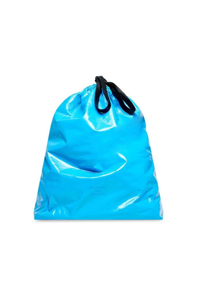 Balenciaga pone a la venta la bolsa de basura más cara del mundo