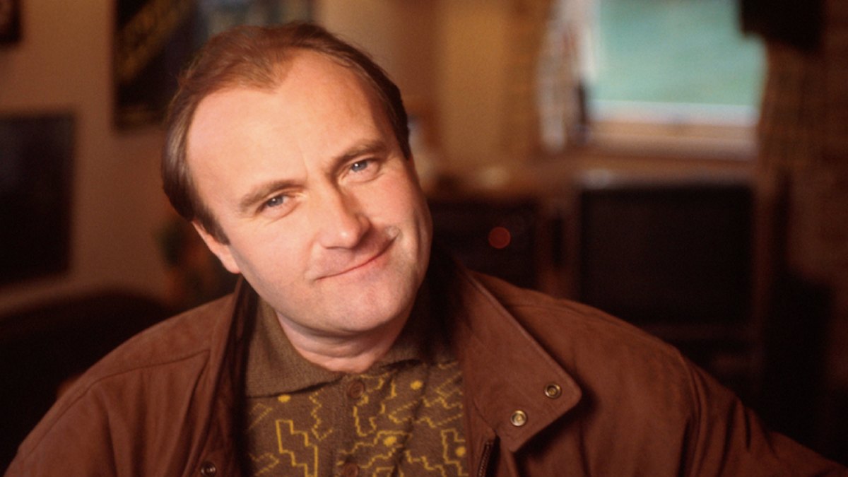 Phil Collins y su hit "Another Day In Paradise": 34 años desde su reinado  en las listas — Radio Concierto Chile