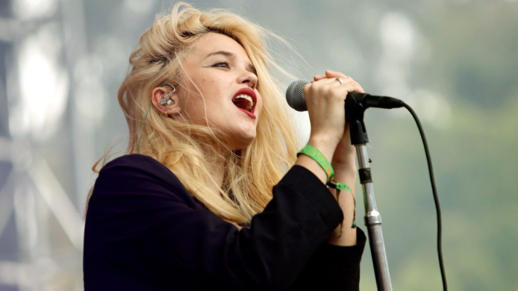 Sky Ferreira Nuevamente Acusa A Su Disquera De No Dejarla Publicar Musica