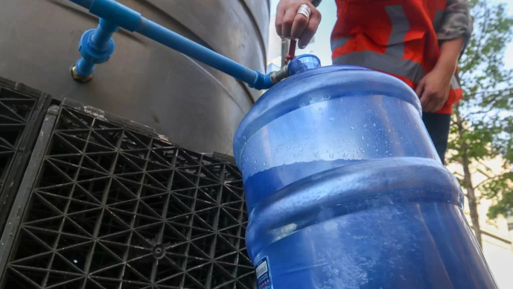 Corte De Agua En SAntiago Por Sistema Frontal