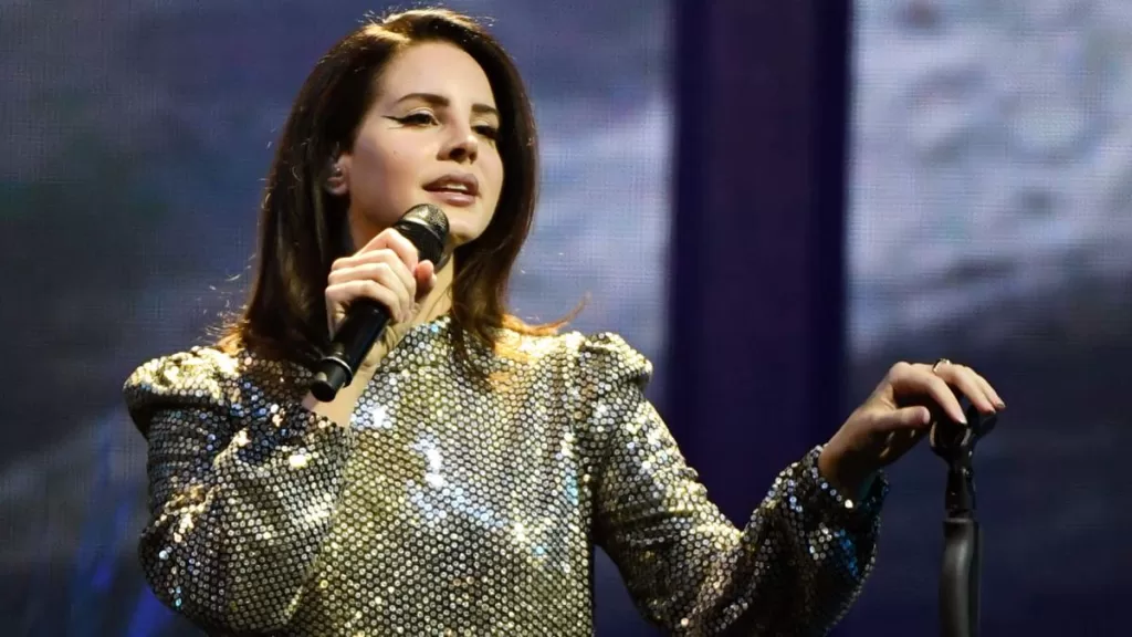 Lana Del Rey Cierra Sus Redes Sociales