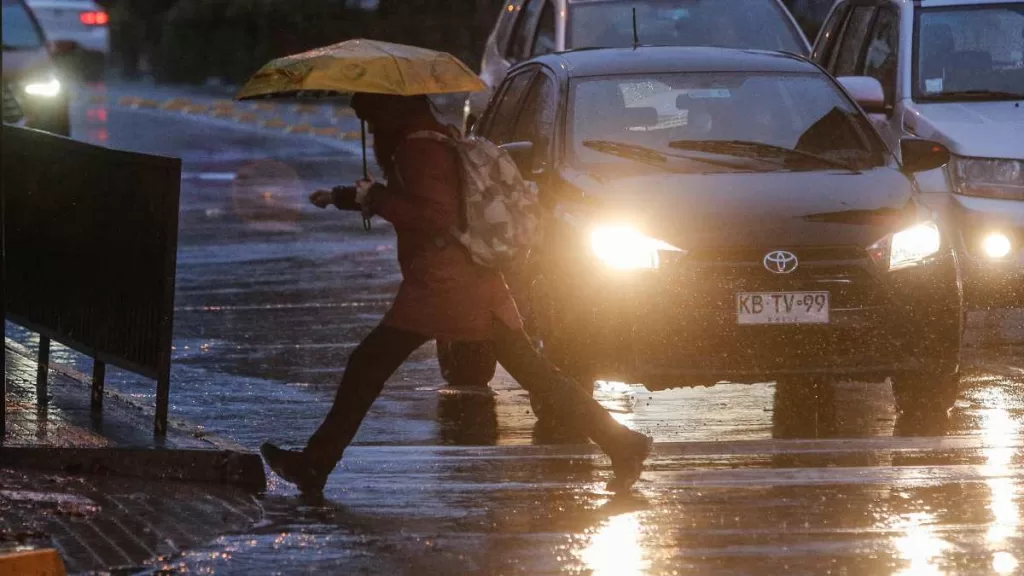 Multa Por Mojar A Los Peatones En La Lluvia