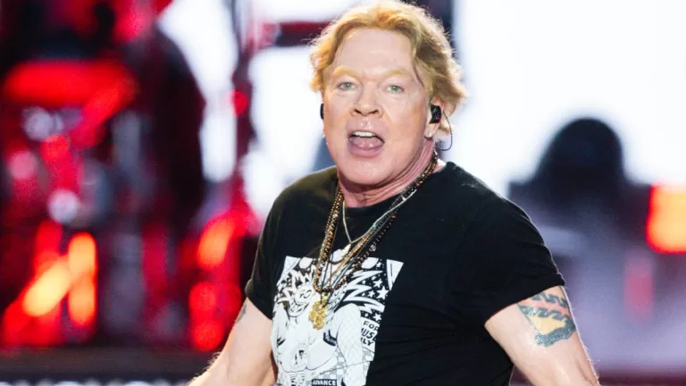 El sorprende cambio de look de Axl Rose: se ve mejor que nunca — Radio  Concierto Chile