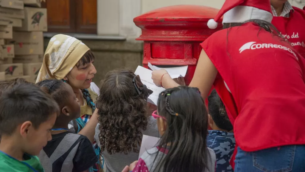 Correos De Chile Inicio Su Campaña Navideña _Apadrina Una Carta_