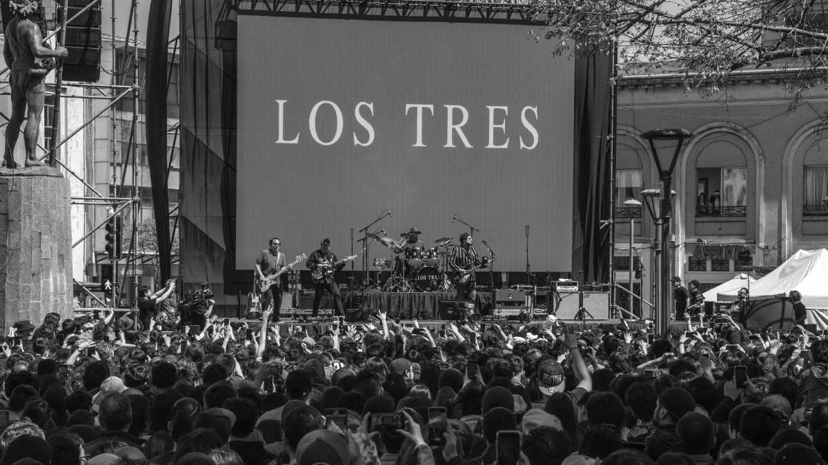 Los Tres Estrenan Gato Por Liebre En Vivo De Su álbum Se Remata El Siglo De Hace 30 Años 3188