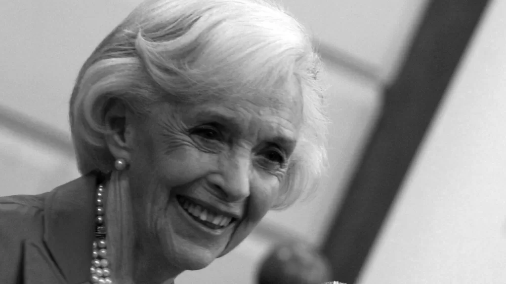 Muere Carmen Barros