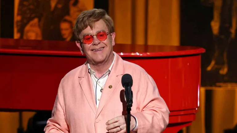 Nuevo Disco De Elton John