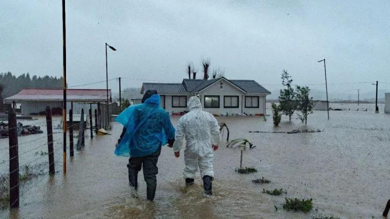 Camapana De Desafio Levantemos Chile Por Emergencia De Lluvias