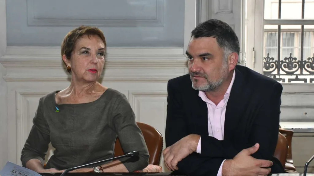 Gloria Hutt Entrega Apoyo A Javier Macaya