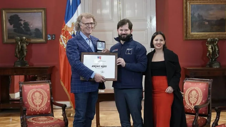 Andre Rieu Recibe Premio En La Moneda