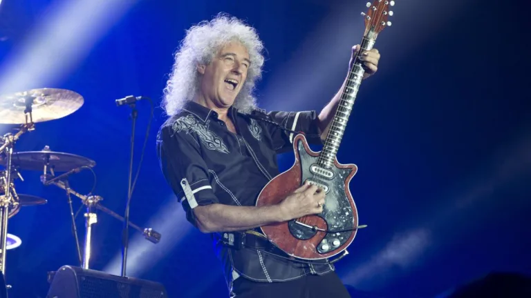 Brian May Sufre Derrame