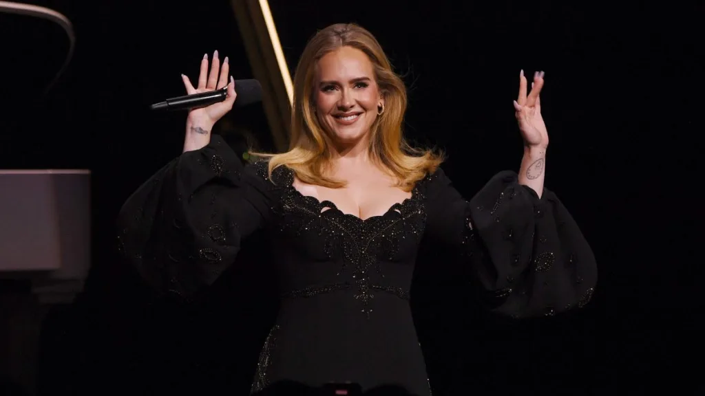 Adele (1)