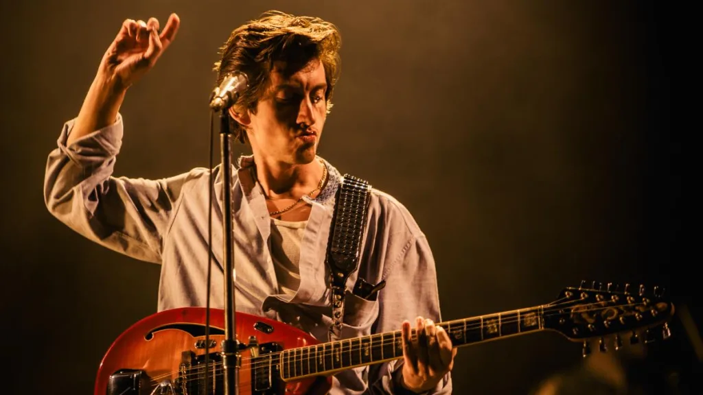 Alex Turner Cumple 39 Años